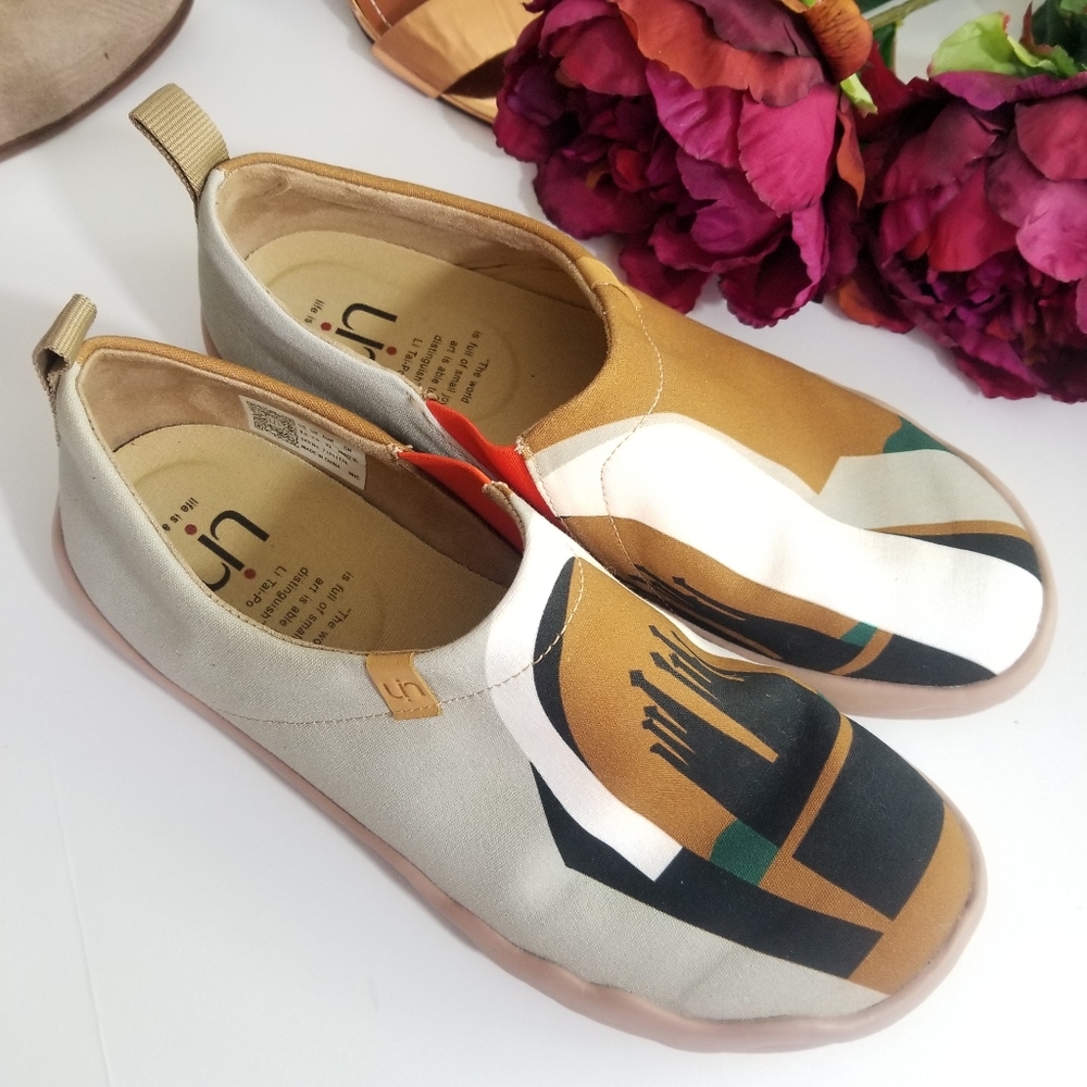 Uin Dreamer travel comfortable colorful loafers Size 8.5